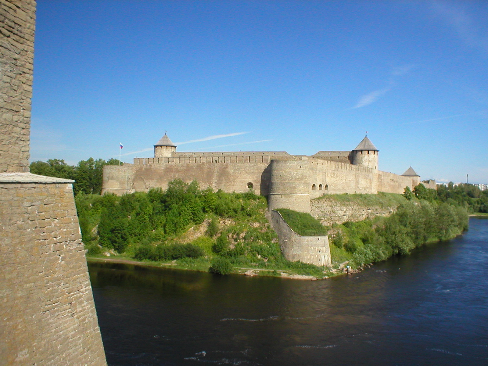 narva_ryssland_mera_bestmt_ivangorod.jpg